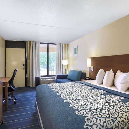 Days Inn By Wyndham Newark Wilmington Dış mekan fotoğraf