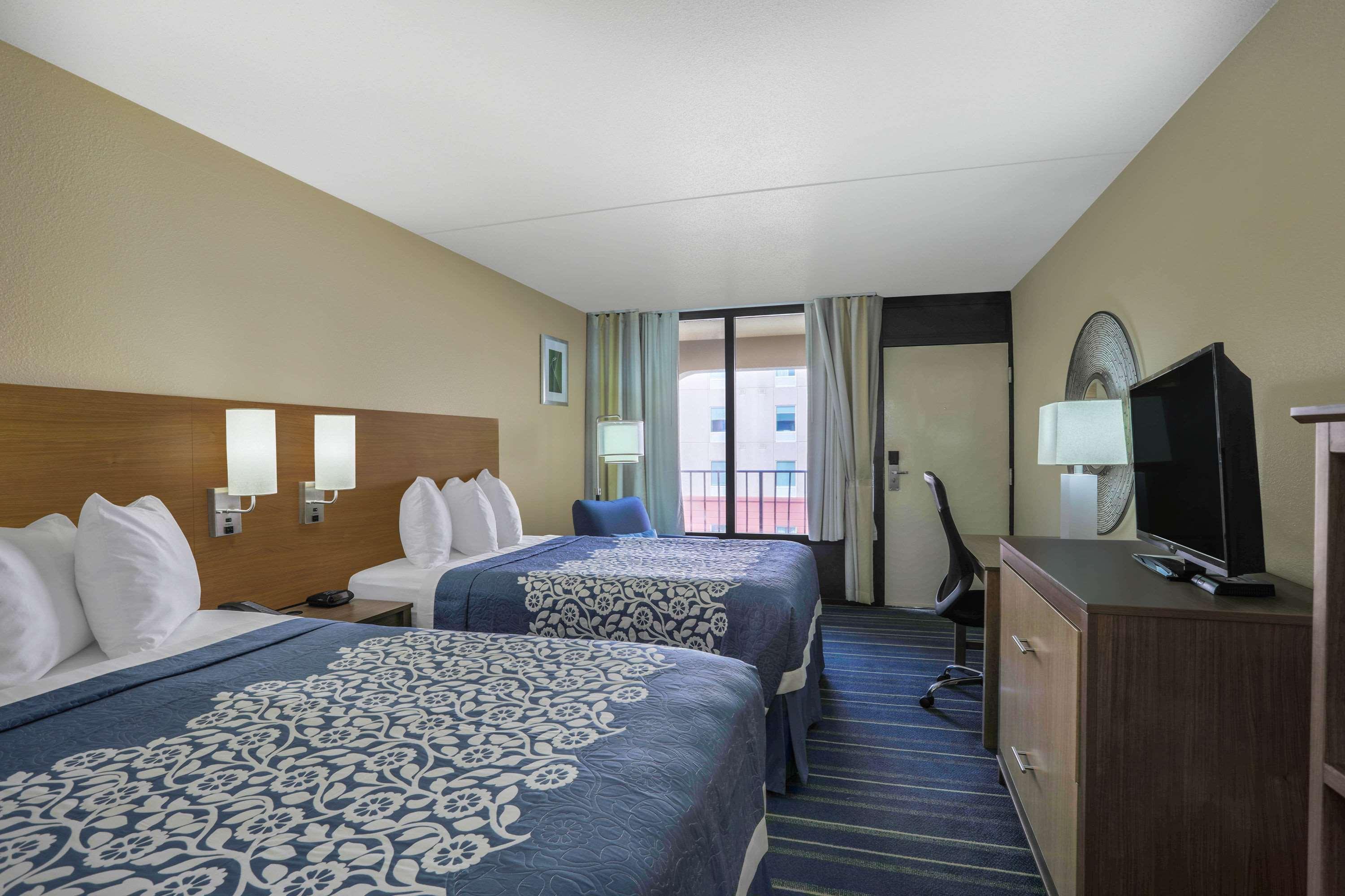 Days Inn By Wyndham Newark Wilmington Dış mekan fotoğraf