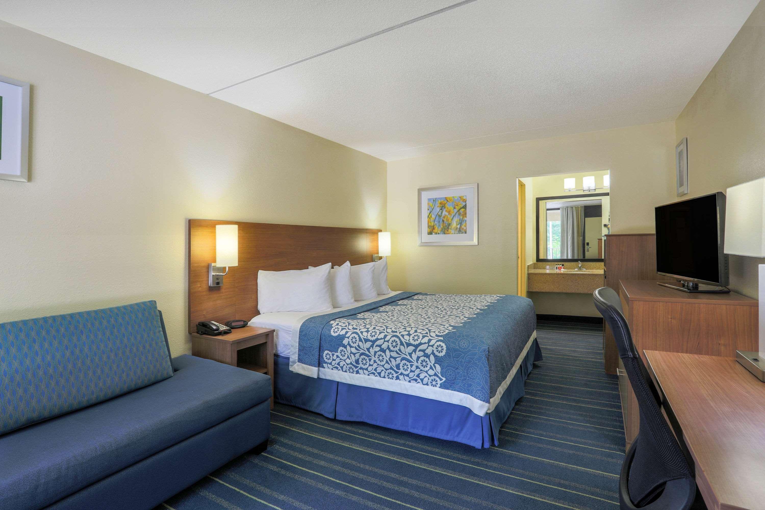 Days Inn By Wyndham Newark Wilmington Dış mekan fotoğraf