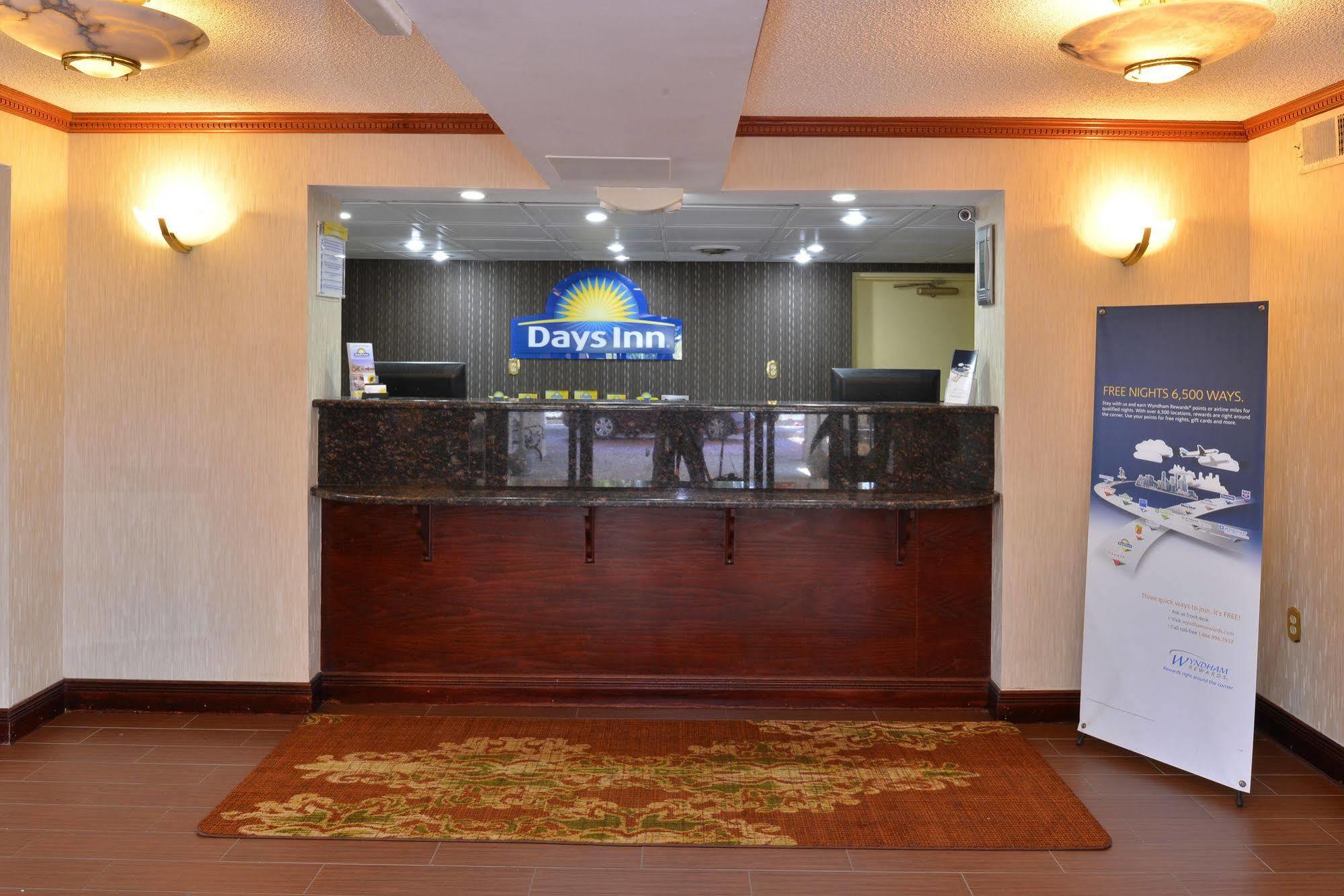 Days Inn By Wyndham Newark Wilmington Dış mekan fotoğraf