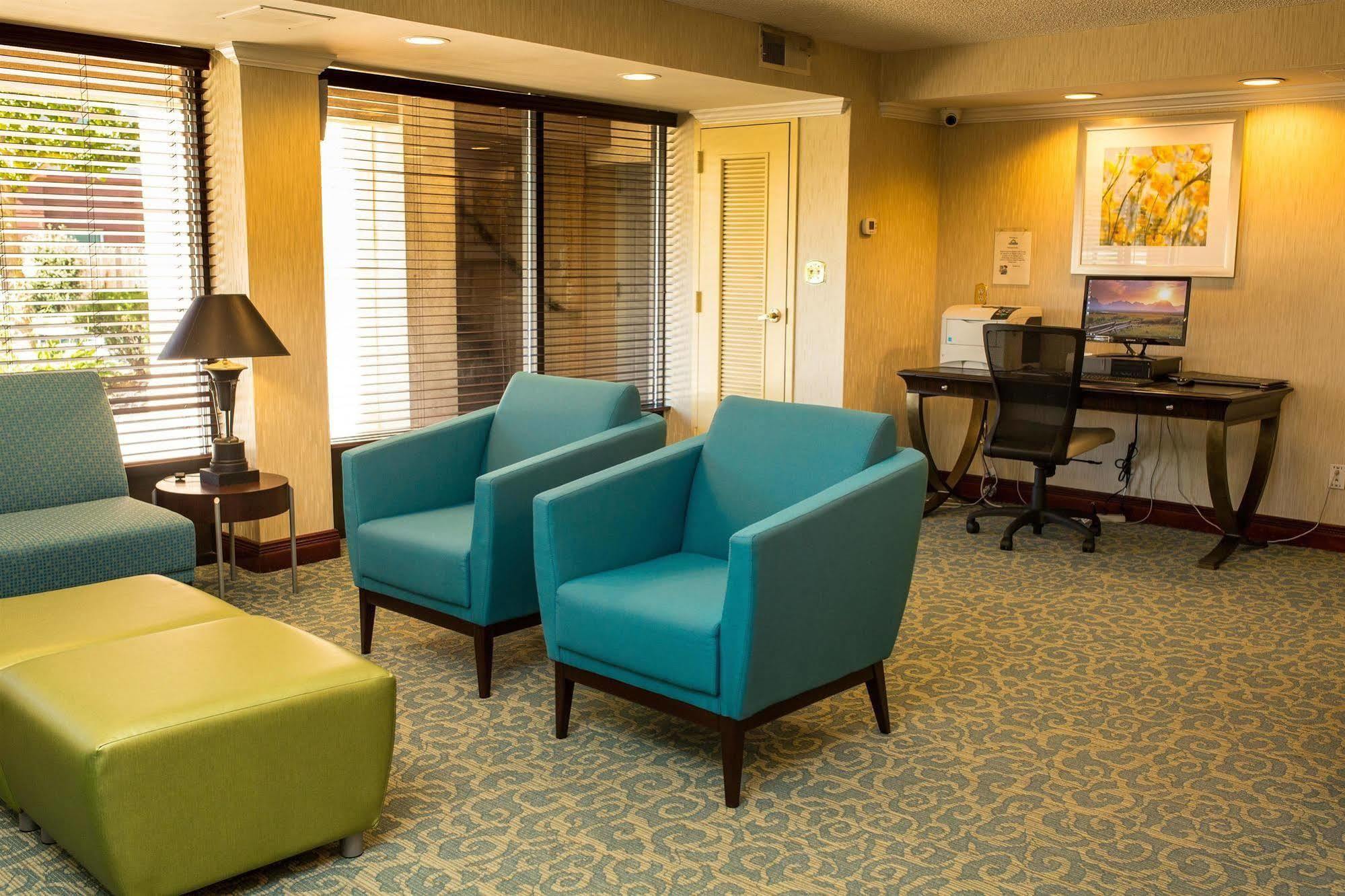 Days Inn By Wyndham Newark Wilmington Dış mekan fotoğraf
