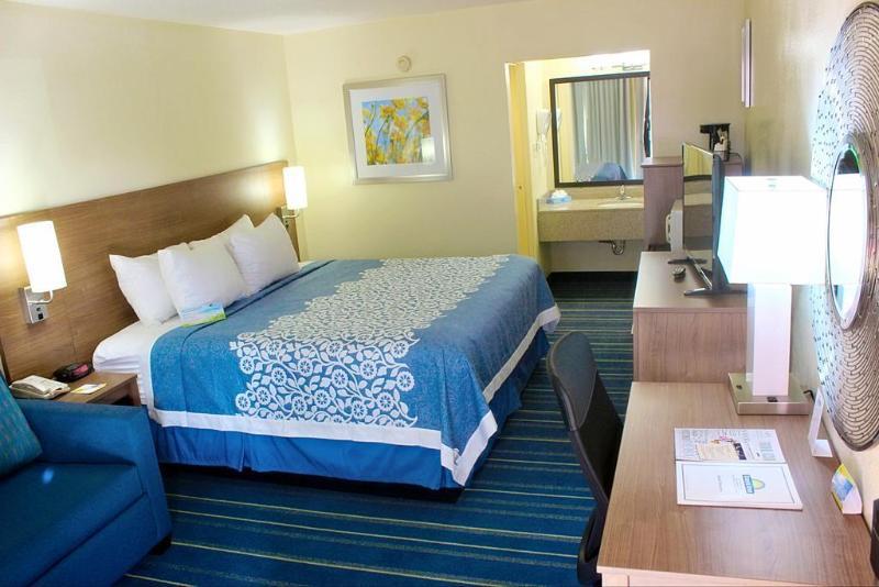 Days Inn By Wyndham Newark Wilmington Dış mekan fotoğraf